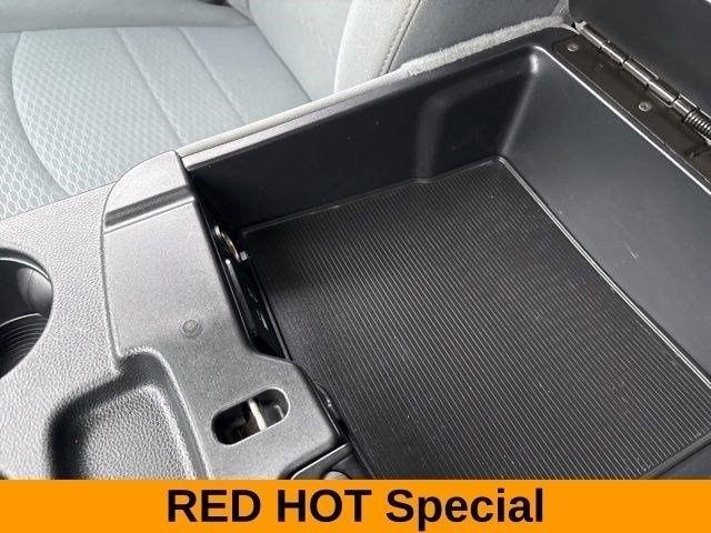 RAM 1500 SLT Crew Cab 4WD 2017