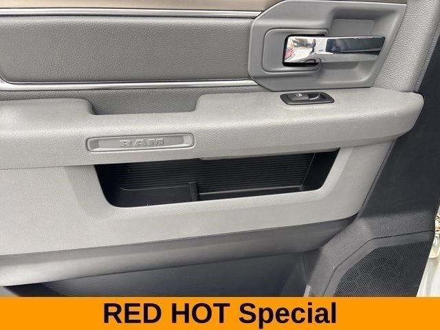 RAM 1500 SLT Crew Cab 4WD 2017