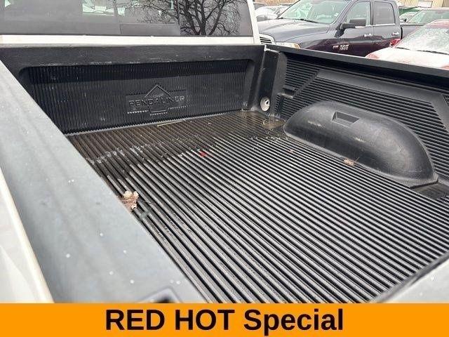 RAM 1500 SLT Crew Cab 4WD 2017