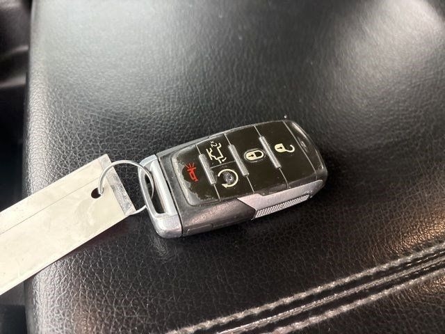 RAM 1500 Laramie Crew Cab 4WD 2020