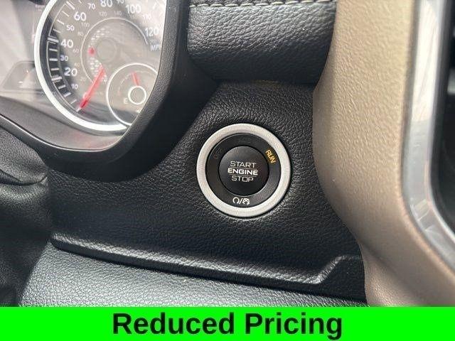 RAM 1500 Laramie Crew Cab 4WD 2020