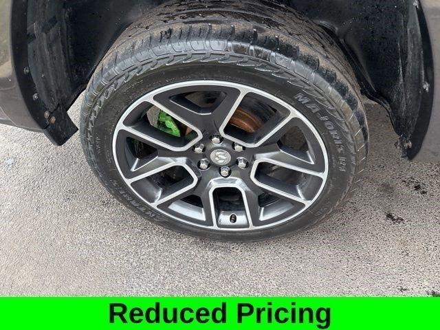 RAM 1500 Laramie Crew Cab 4WD 2020