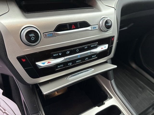 Ford Explorer XLT AWD 2022