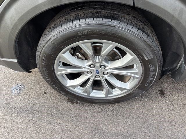 Ford Explorer XLT 2022