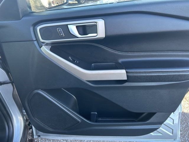 Ford Explorer XLT 2023