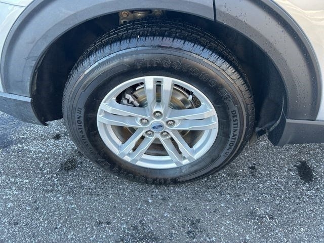 Ford Explorer XLT 2023