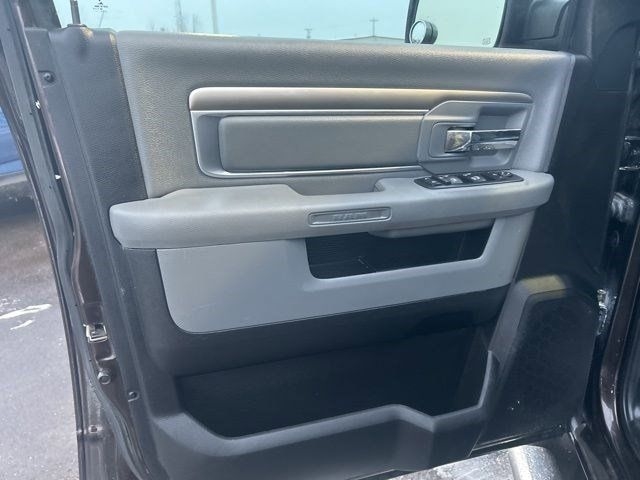 RAM 1500 SLT Crew Cab SWB 4WD 2017