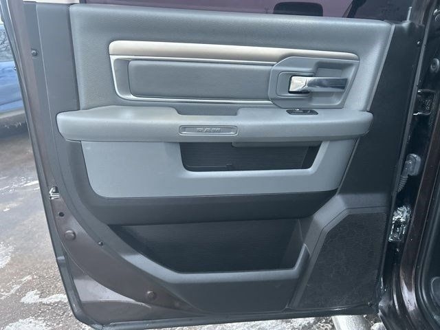 RAM 1500 SLT Crew Cab SWB 4WD 2017