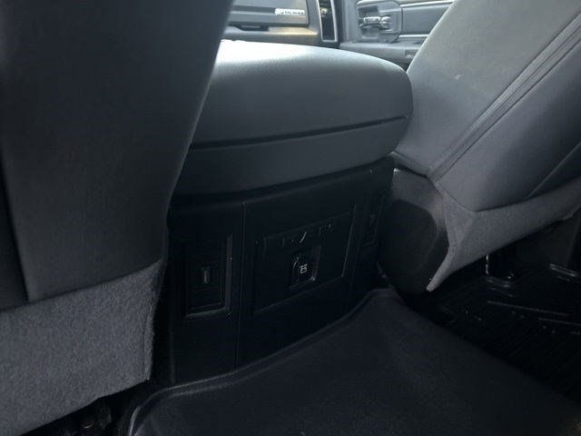 RAM 1500 SLT Crew Cab SWB 4WD 2017