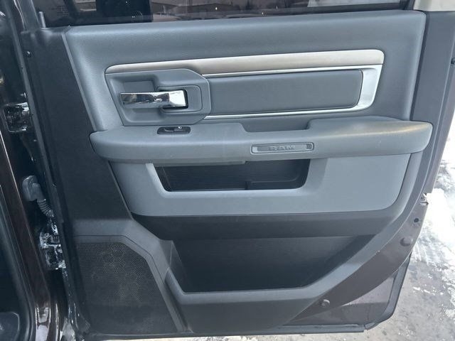 RAM 1500 SLT Crew Cab SWB 4WD 2017