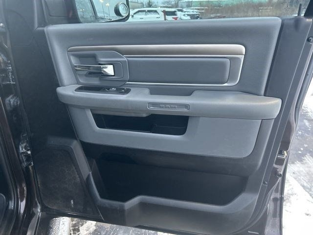 RAM 1500 SLT Crew Cab SWB 4WD 2017