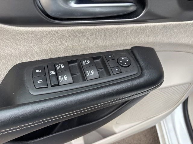 Chrysler Pacifica Hybrid Touring L 2022