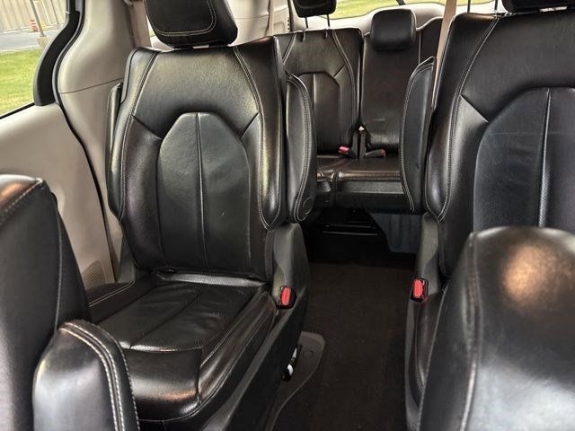 Chrysler Pacifica Hybrid Touring L 2022