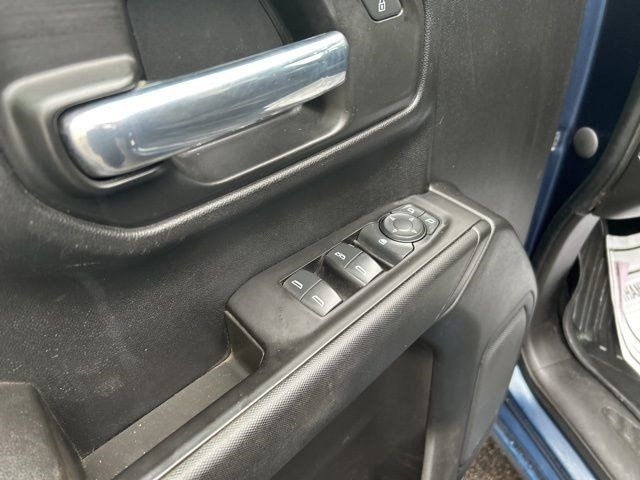 GMC Sierra 1500 Base Crew Cab 4WD 2021