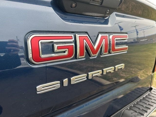 GMC Sierra 1500 Base Crew Cab 4WD 2021