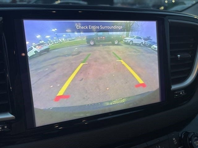 Chrysler Pacifica Touring L 2023