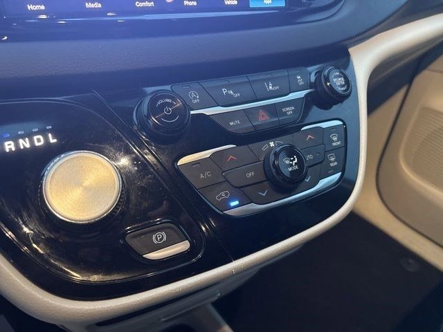 Chrysler Pacifica Touring L 2023