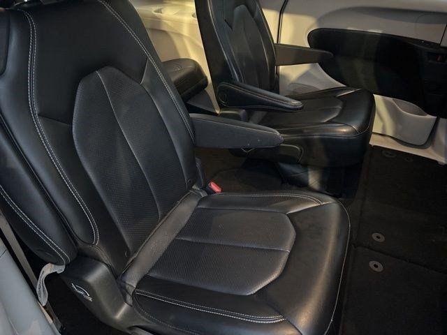 Chrysler Pacifica Touring L 2023