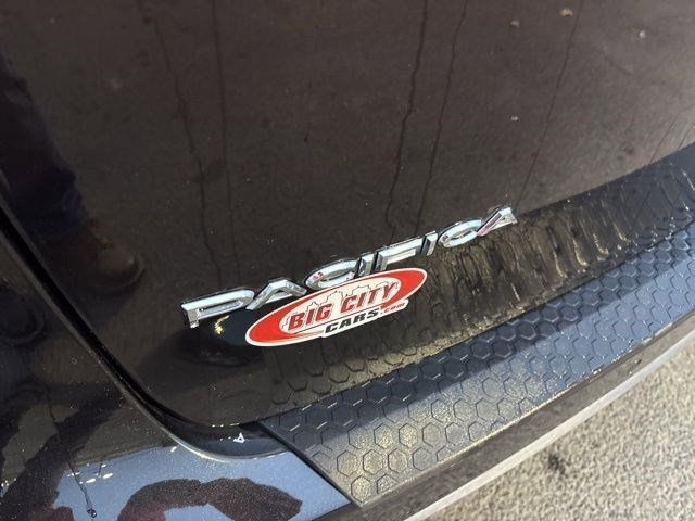 Chrysler Pacifica Touring L 2023