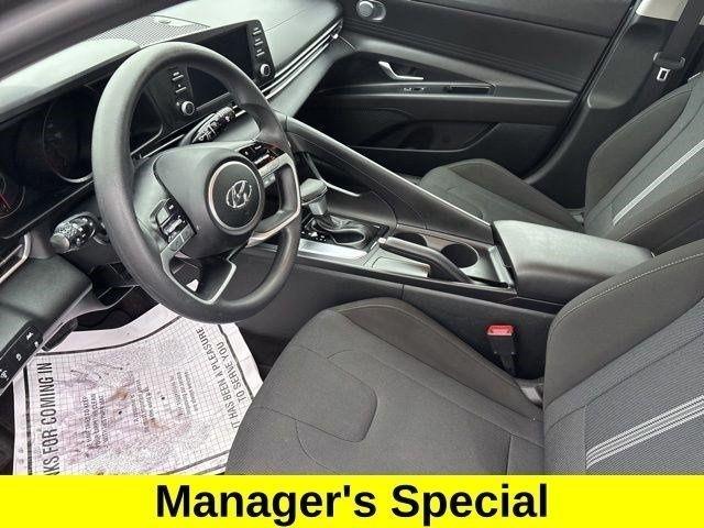 Hyundai Elantra SE 2023