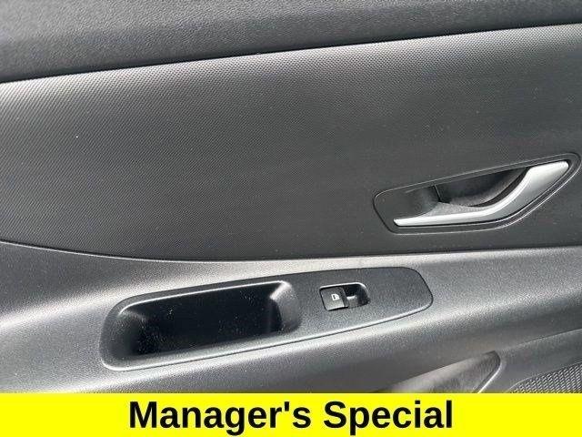 Hyundai Elantra SE 2023