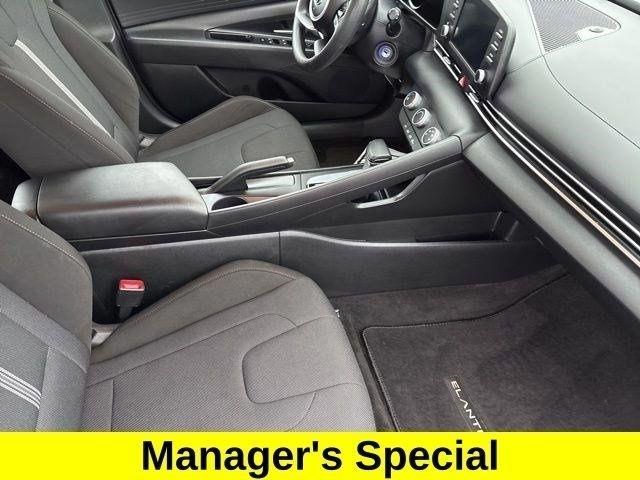 Hyundai Elantra SE 2023