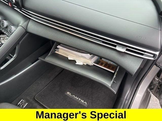 Hyundai Elantra SE 2023