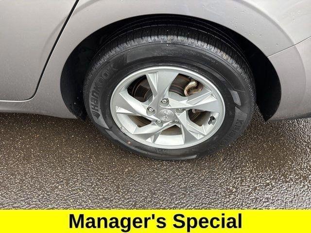 Hyundai Elantra SE 2023