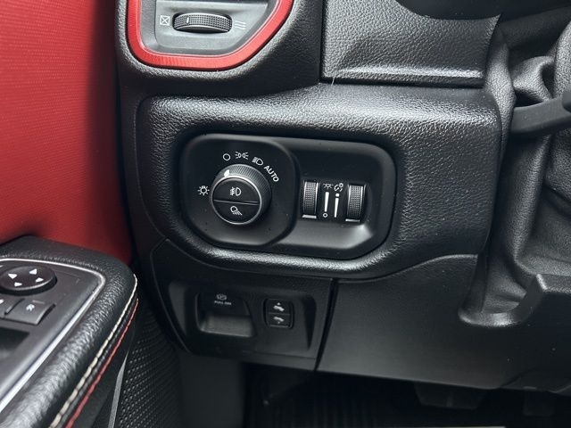 RAM 1500 Rebel Crew Cab SB 4WD 2019