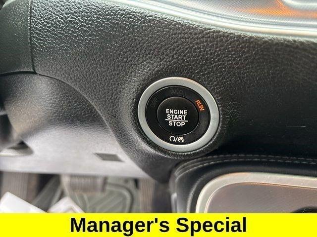 Dodge Challenger GT AWD 2021