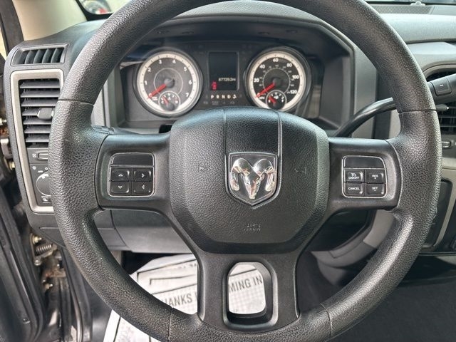 RAM 1500 Tradesman Quad Cab 4WD 2015