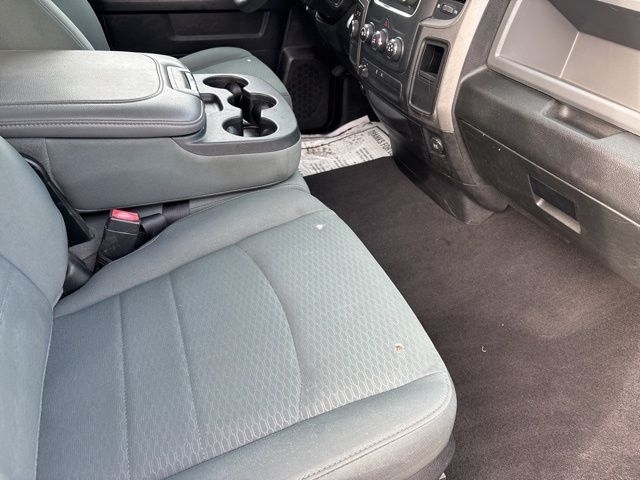 RAM 1500 Tradesman Quad Cab 4WD 2015