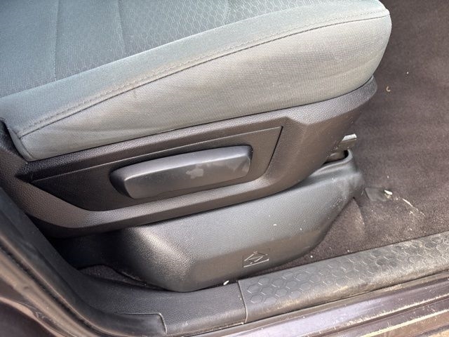 RAM 1500 Tradesman Quad Cab 4WD 2015