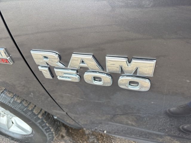 RAM 1500 Tradesman Quad Cab 4WD 2015