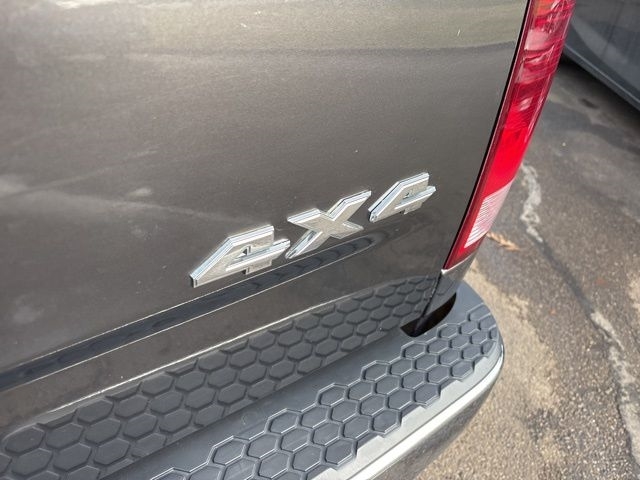 RAM 1500 Tradesman Quad Cab 4WD 2015