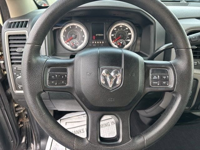 RAM 1500 Tradesman Quad Cab 4WD 2015