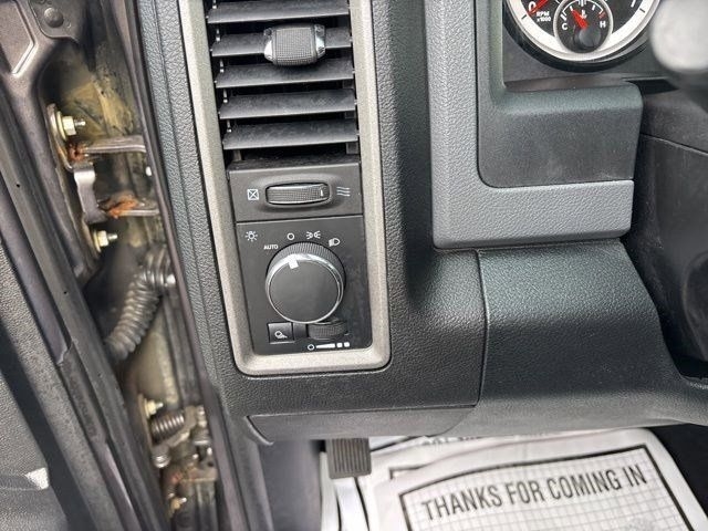 RAM 1500 Tradesman Quad Cab 4WD 2015