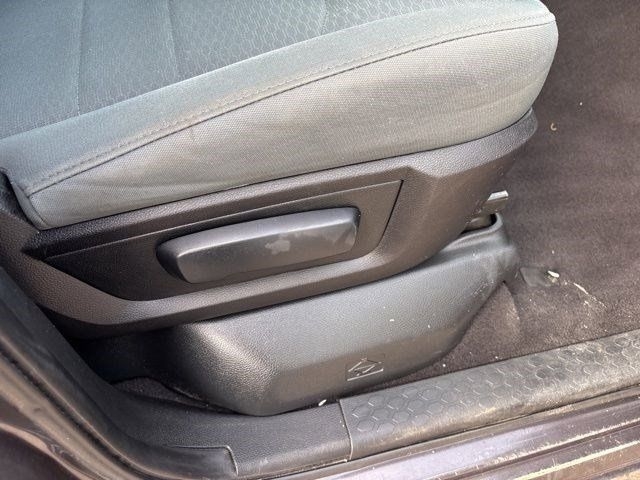 RAM 1500 Tradesman Quad Cab 4WD 2015