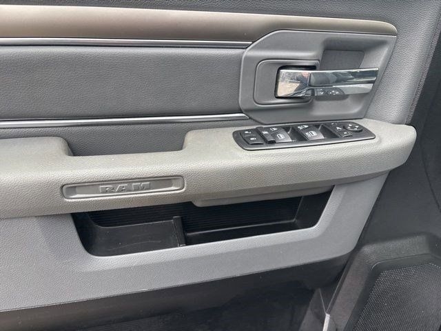 RAM 1500 Classic Tradesman Crew Cab SWB 4WD 2019