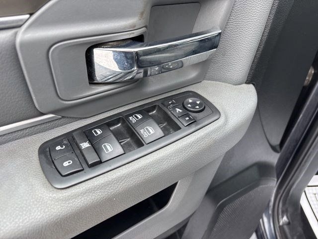 RAM 1500 SLT Crew Cab SWB 4WD 2017