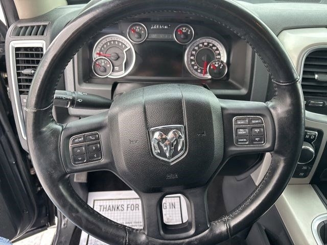 RAM 1500 SLT Crew Cab SWB 4WD 2017