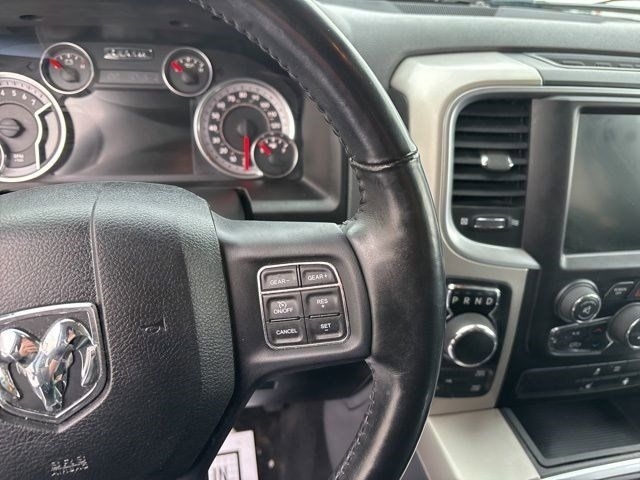 RAM 1500 SLT Crew Cab SWB 4WD 2017