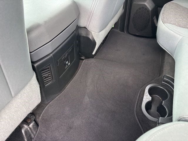 RAM 1500 SLT Crew Cab SWB 4WD 2017