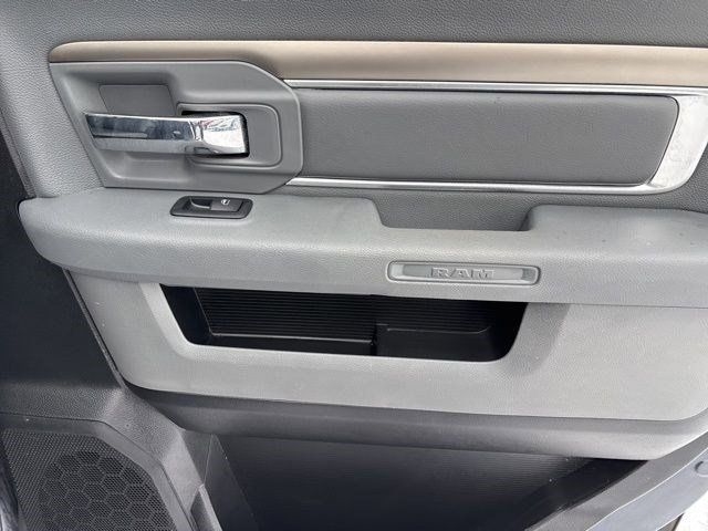 RAM 1500 SLT Crew Cab SWB 4WD 2017