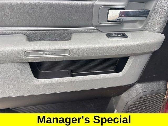 RAM 1500 SLT Crew Cab 4WD 2017