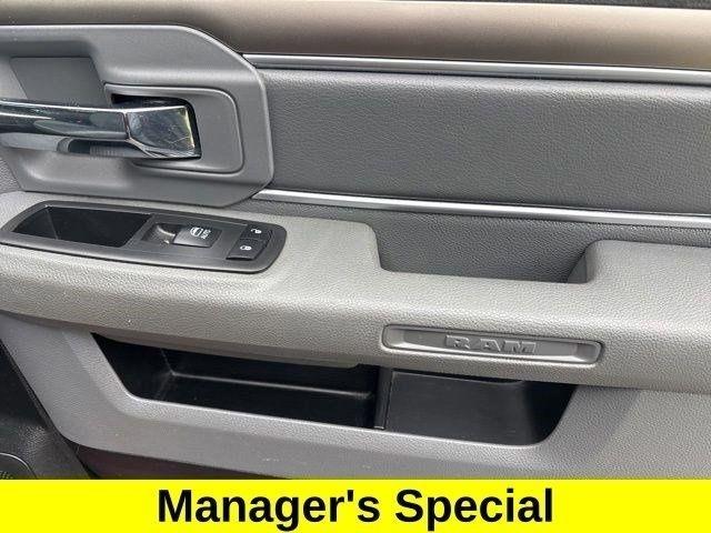 RAM 1500 SLT Crew Cab 4WD 2017