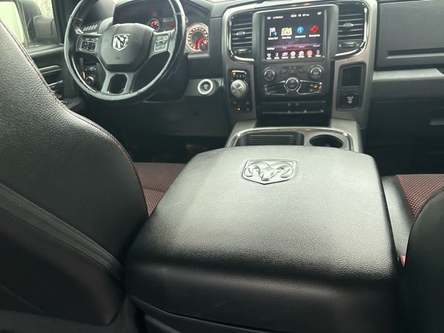 RAM 1500 Sport Crew Cab SWB 4WD 2016