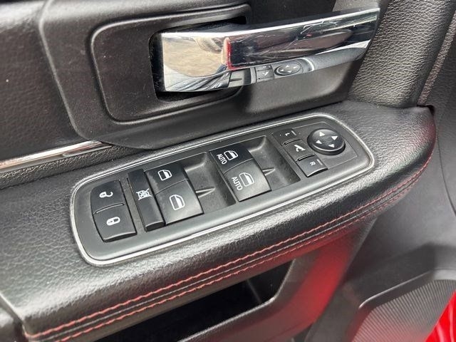 RAM 1500 Sport Crew Cab SWB 4WD 2016