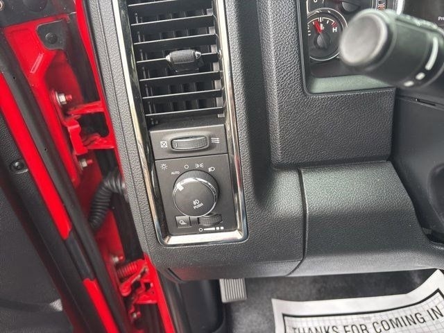 RAM 1500 Sport Crew Cab SWB 4WD 2016