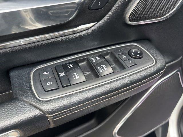 RAM 1500 Laramie Crew Cab 4WD 2021